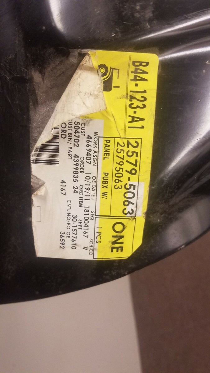 GM OEM Pick Up Box Bed-Wheel Well Left 25795063 2011-2014 