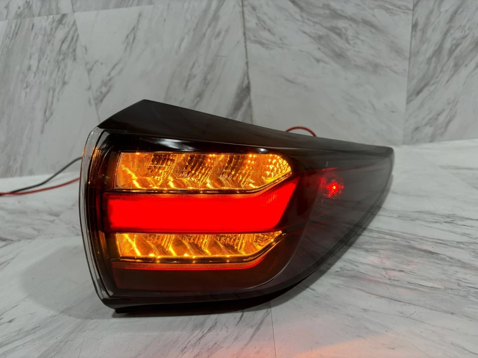 Conjunto de luz trasera exterior Nissan Murano 2019-2023 OEM pasajero derecho LED completo Foto 2 de 4