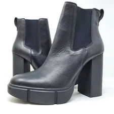 Steve Madden Revised Platform Boots 9.5 M Chunky Heeled Ankle Black Faux Leather