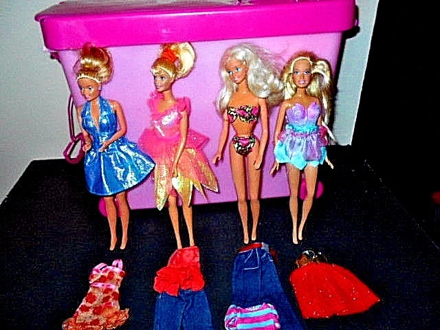 Barbie Storage on Wheels w 4 Barbie Dolls Each Barbie has 2 Sets of Clothes  Huge