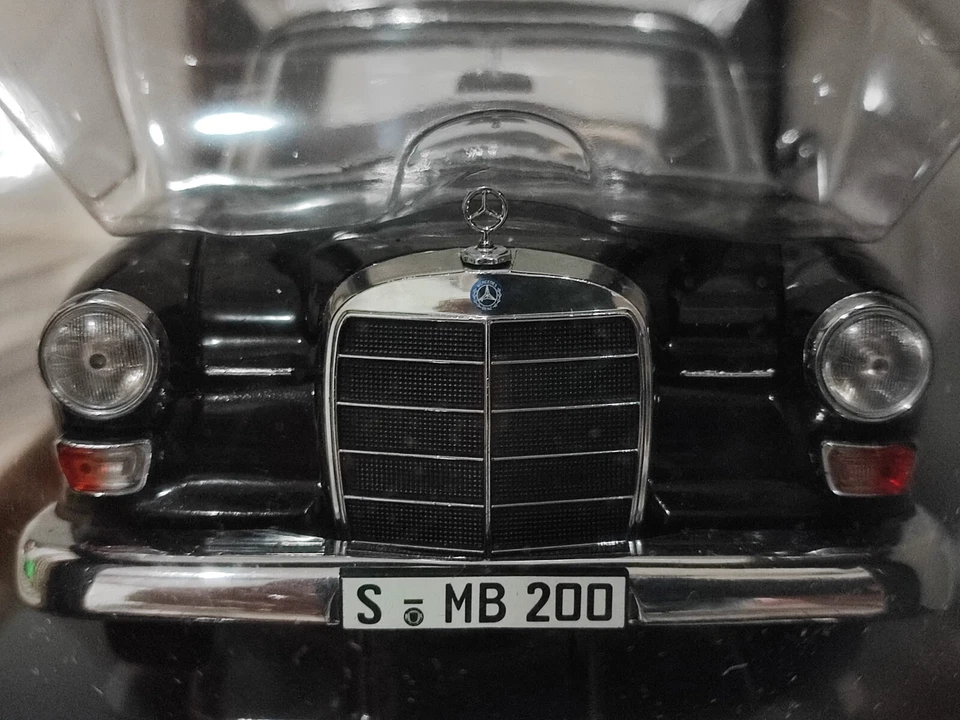 NOREV 1966 MERCEDES-BENZ 200 - 1:18 183574 (sin exhibir) última unidad/envío gratuito Foto 2 de 4