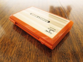 NINTENDO Donkey Kong Game and Watch in Excellent Condition (DK-52) 1982