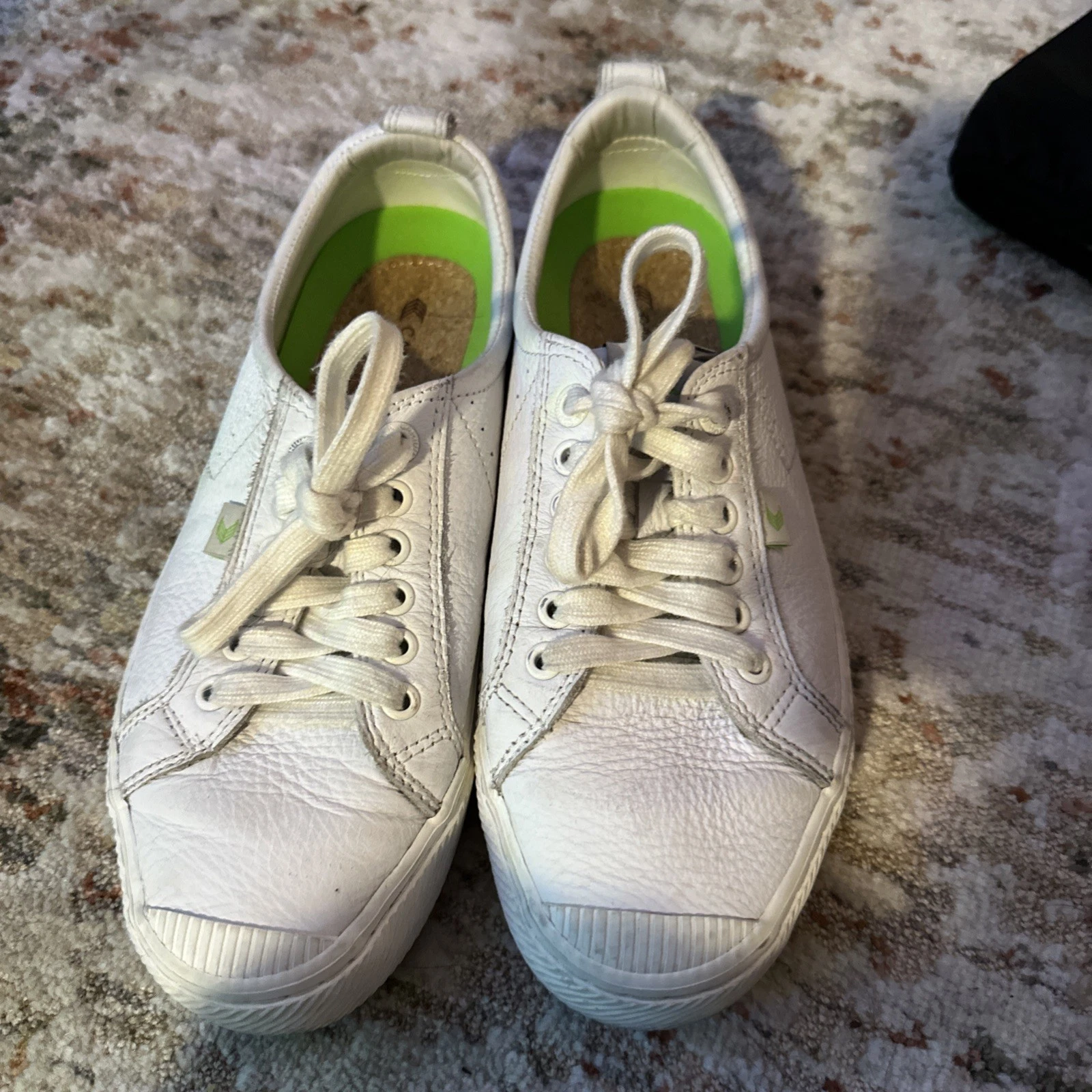 Cariuma leather Low Womens Chic 10 White Athletic Walking Casual Shoes Sneakers