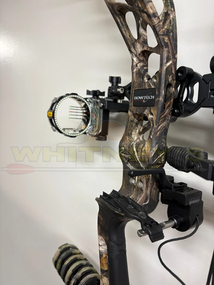 Used Bowtech Core SS - Right Hand - 70lbs - 26"-31" - Mossy Oak DNA - Image 3 of 4