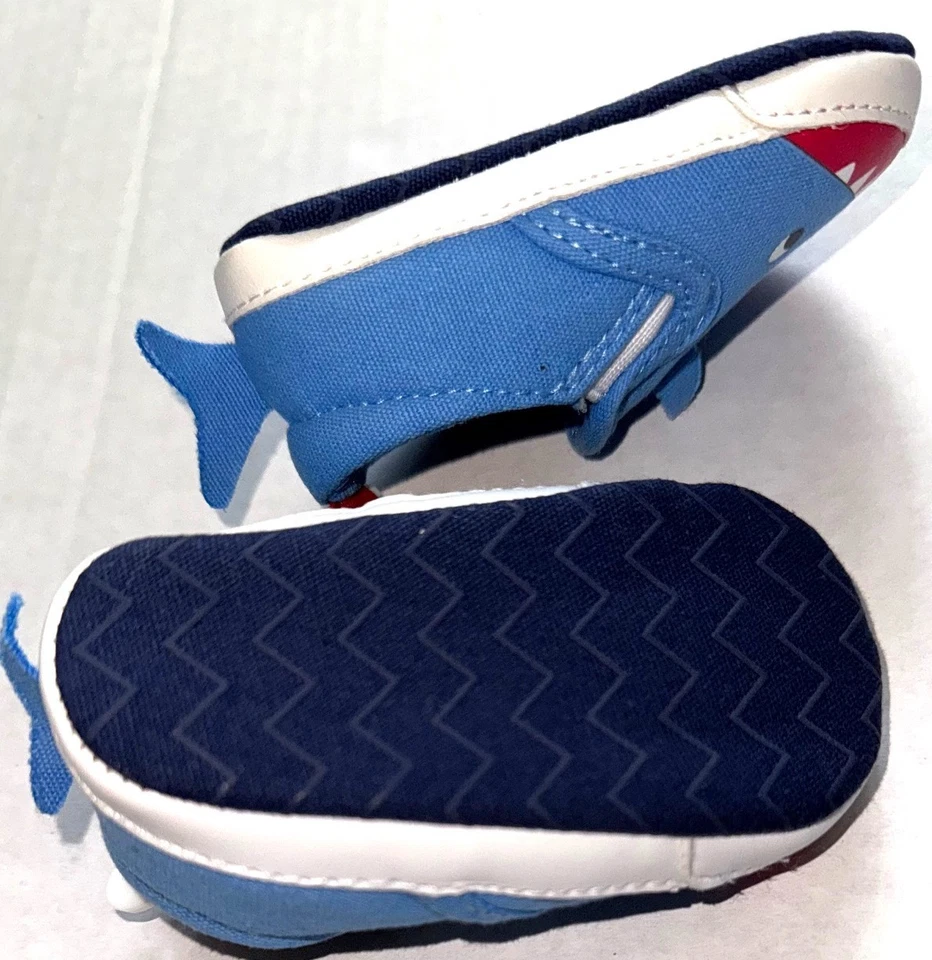 CARTERS Bebé Tiburón Lona Suave Zapatos Azul/Azul Marino/Blanco Talla 0-3 Meses Foto 2 de 2