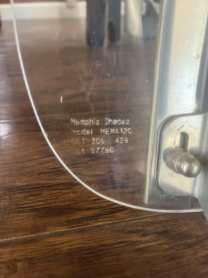 孟菲斯阴影摩托车挡风玻璃,快速连接,不含安装硬件 — 第 4/4 张图片