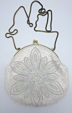 LA REGALE Pearlescent Beaded Clam Shell Purse Evening Bag Clutch Chain KISS Lock
