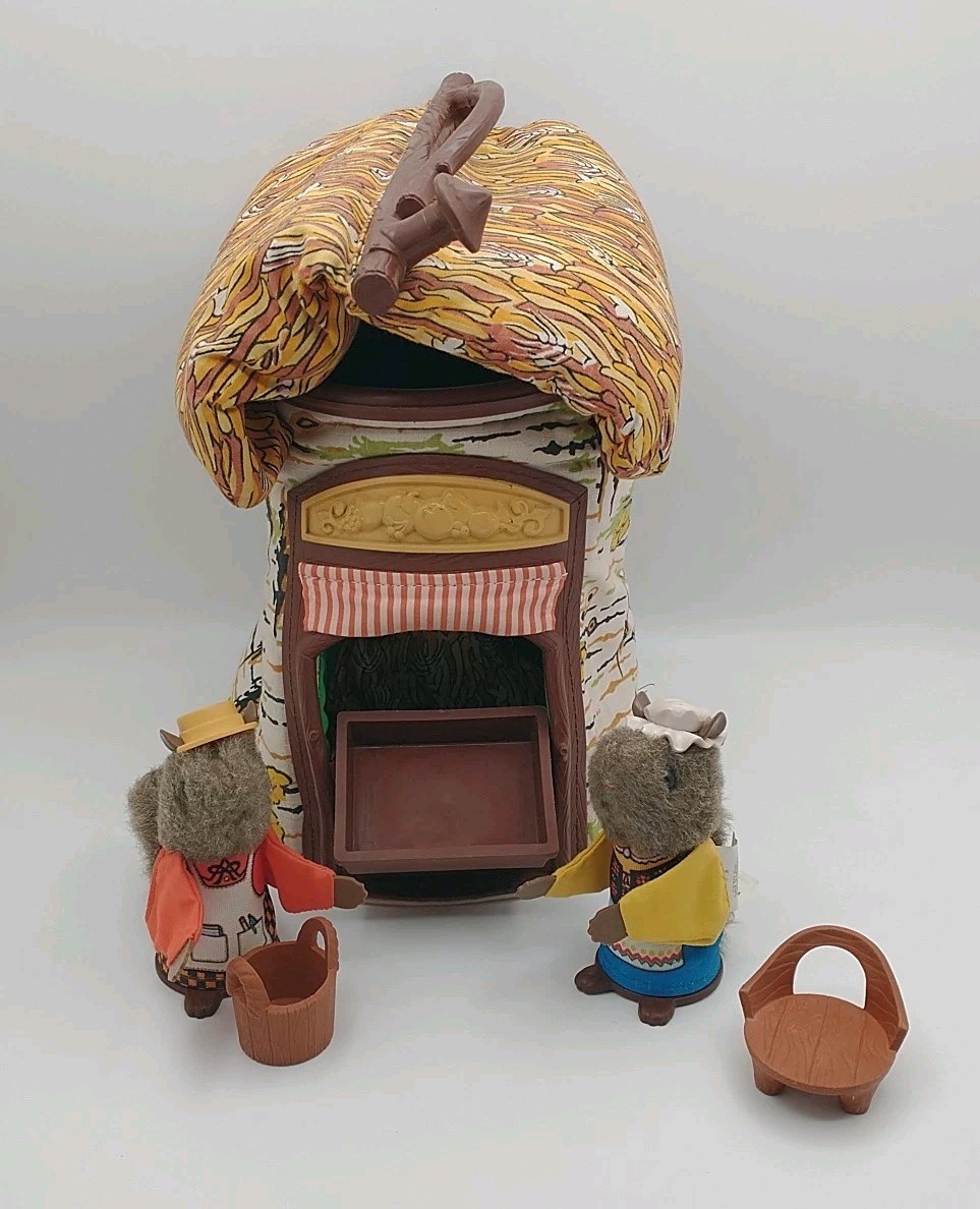 1980 Fisher Price Woodsey Squirrel Family Tree House Figures