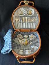 Vintage Schylling Winnie the Pooh Porcelain Tea Set Wicker Picnic Basket Disney