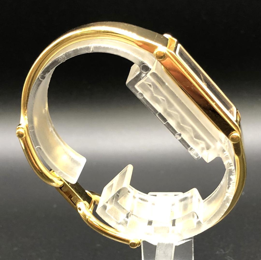 GUCCI 1500 Gold Bracelet & Black Dial Women's Quartz Watch GUCCI 1500 Gold Bracelet & Black Dial Women's Quartz Watch