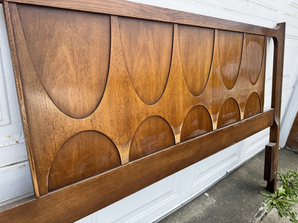 Cabecero MCM Brasilia para cama Queen completa años 60 Broyhill Mid Century moderno Foto 2 de 3