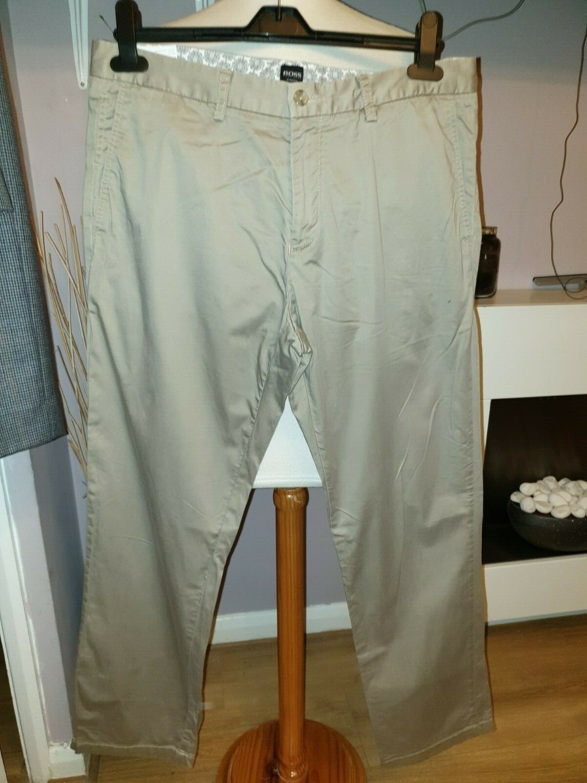 SUPERB MENS DESIGNER HUGO BOSS STRETCH REGULAR FIT CHINO JEANS UK 34R RRP £145