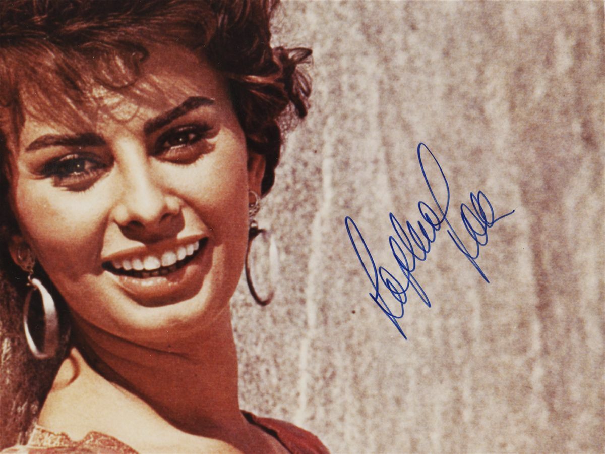 ソフィア・フローシュ直筆サイン入り2Lサイズ写真…Sophia Flörsch Sophia Loren Reproduction Signature 8 x 10 Photo Free Top loader 2
