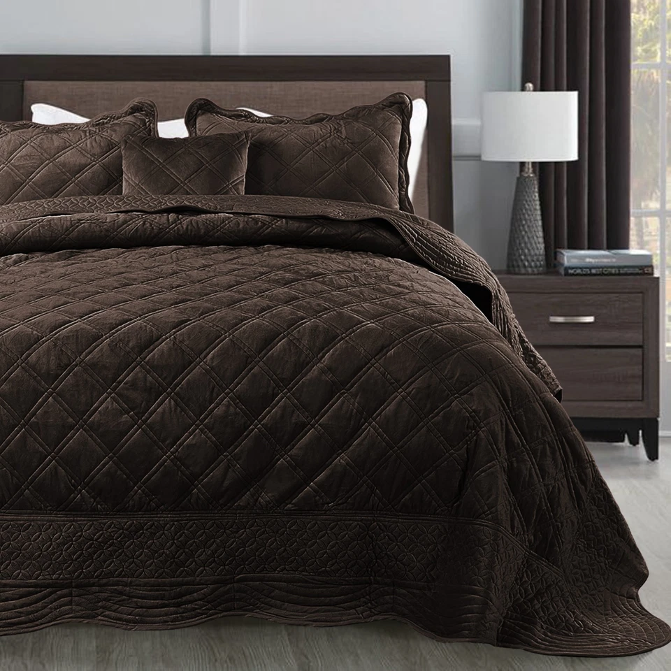 Super Soft Microplush 4-Piece Bedspread Set – Warm, Cozy Bedding for Queen/King - Image 2 of 4