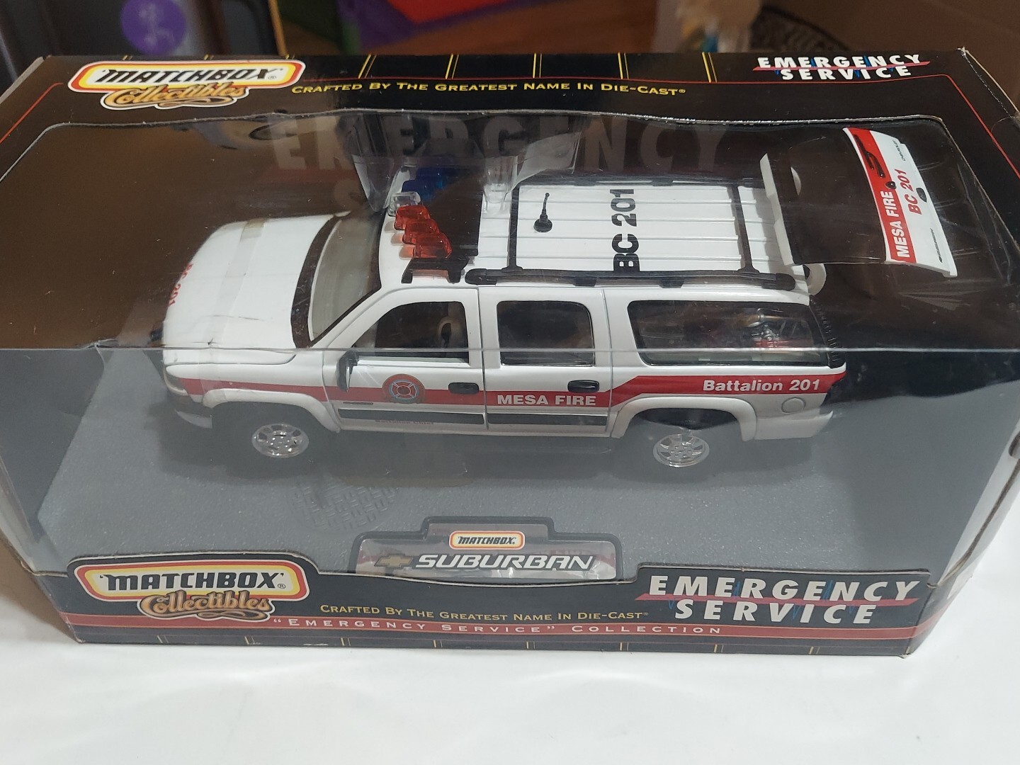 MATCHBOX Chevy Suburban 1:24 MESA FIRE  Chief NIB 2000 Emergency Service