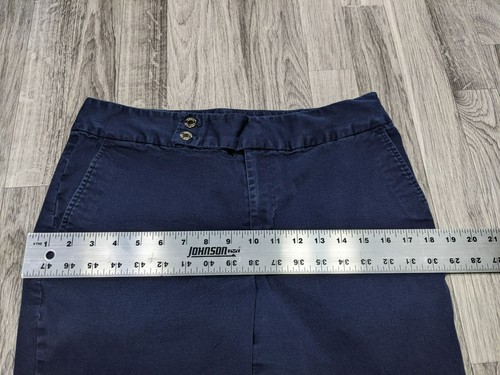 Chaps Womens Size 8 Cuffed Stretchy Navy Blue Bermuda Shorts - Picture 6 of 9