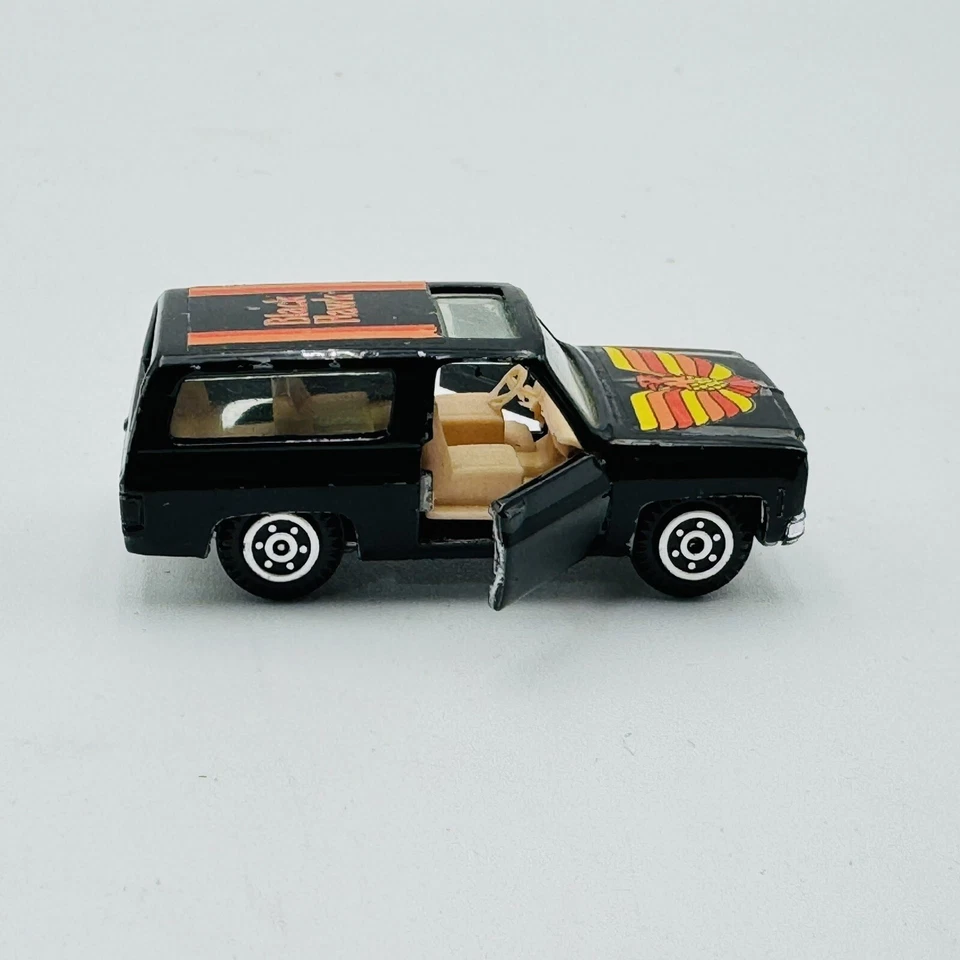 Vintage Super Nice Yatming Black Hawk Chevy Blazer # 1064 1:64 - Image 4 of 4