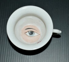 -ANCIEN PETIT POT de CHAMBRE A LA ROSE de POUPEE  PORCELAINE peinte oeil au fond