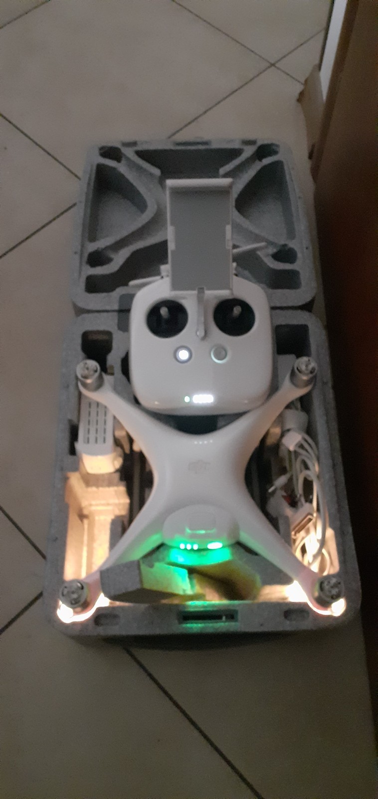 phantom 4 dji drone - Completo - pronto per il volo