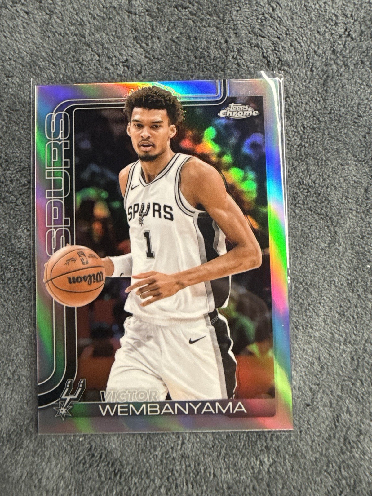 2025-26 Topps Chrome - Victor Wembanyama #221 Prism Refractor