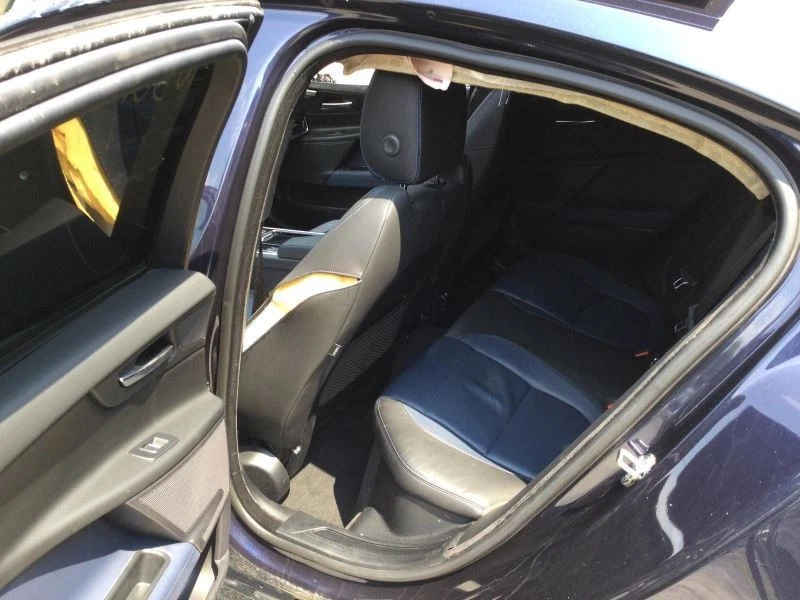 Jaguar XE 2017-2020 guardabarros izquierdo del lado del conductor azul Foto 2 de 4