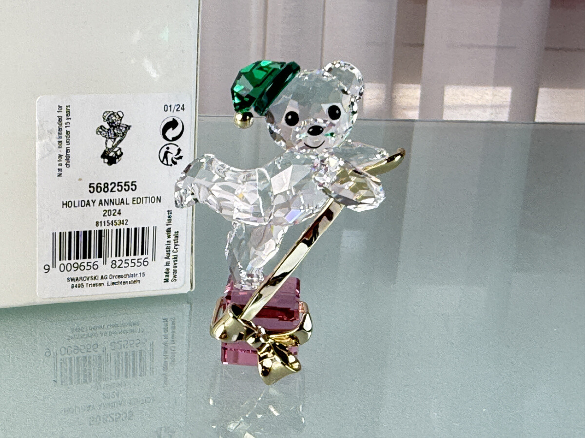 Swarovski 2024 Kris Bear オブジェ Amazon.com: Swarovski Kris Bear Holiday Annual Edition 2024