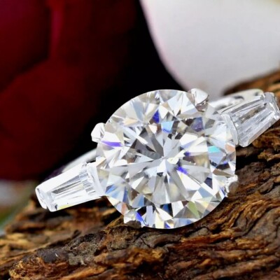 Gorgeous 8.15 Ct Certified Diamond Ring in 925 Silver! Great Sparkle