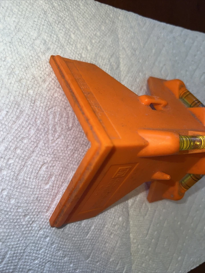 Johnson Heavy Duty Post and Pipe Level - No. 175 Orange - Made in USA - Image 2 of 4