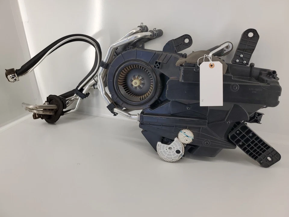 Unidad central de calefacción trasera Toyota Sienna 2011-2016 87030-08130 Foto 3 de 4