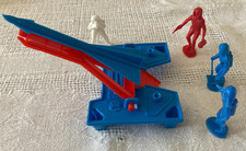 Vintage MPC 1960s Missile Base Platform Rocket Launcher w/ Blue Rocket & Figures