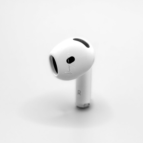 Apple Right Replacement AirPod - 4th Generation - Well Loved