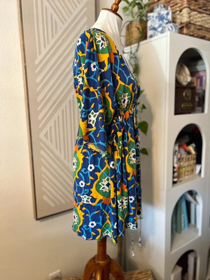 Vestido Nieves Lavi Feminino Colorido Groovy 100% Seda Kaftan Cover Up Tamanho M Resort - Imagem 3 de 4