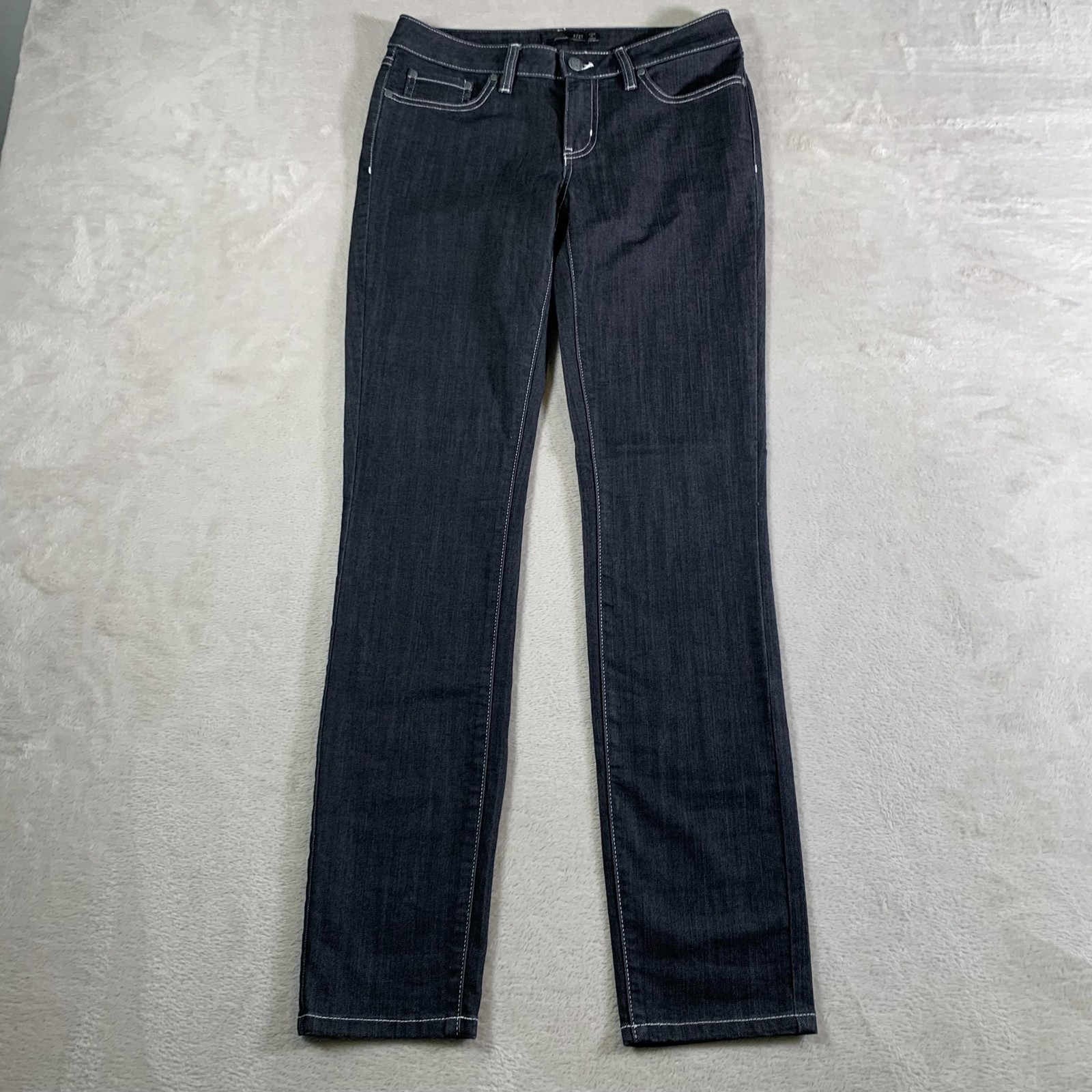 Womens 6/30 (tag 4/27 Fits 6/30) Dark Wash Stretch 32" Insea