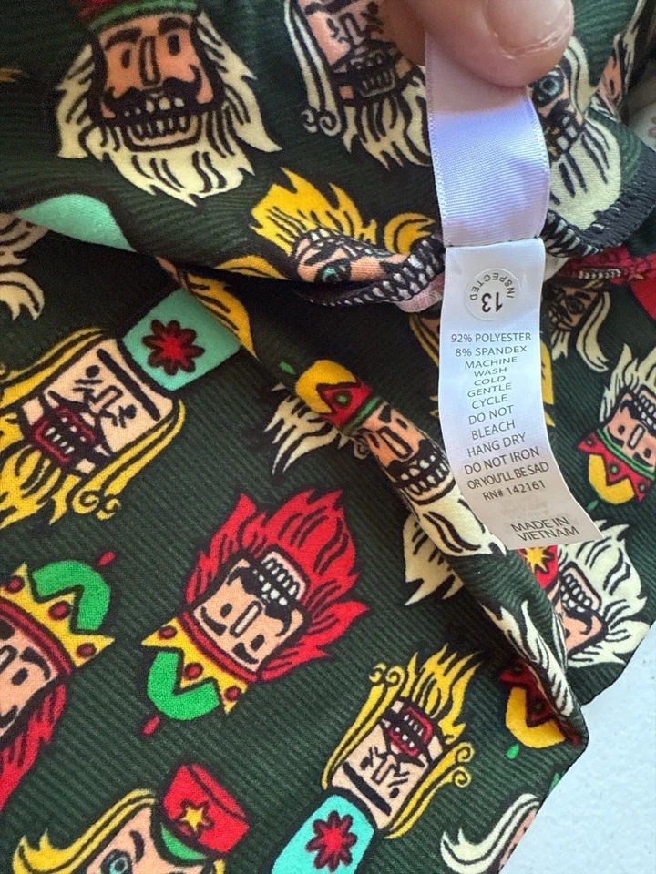 Leggings de Natal LuLaRoe Holiday quebra-nozes estampadas verde tamanho único OSFM - Imagem 3 de 3