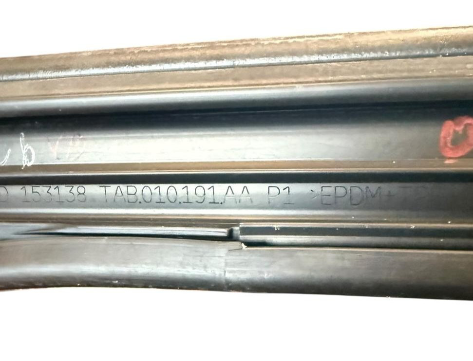 2019-2024 AUDI Q3 REAR RIGHT PASS SIDE DOOR WINDOW GLASS CHANEL SEAL OEM thumbnail 9