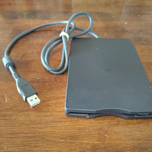 Dell FD-05PUB External USB to 1.44MB Floppy Drive Module 19308803-64 Untested