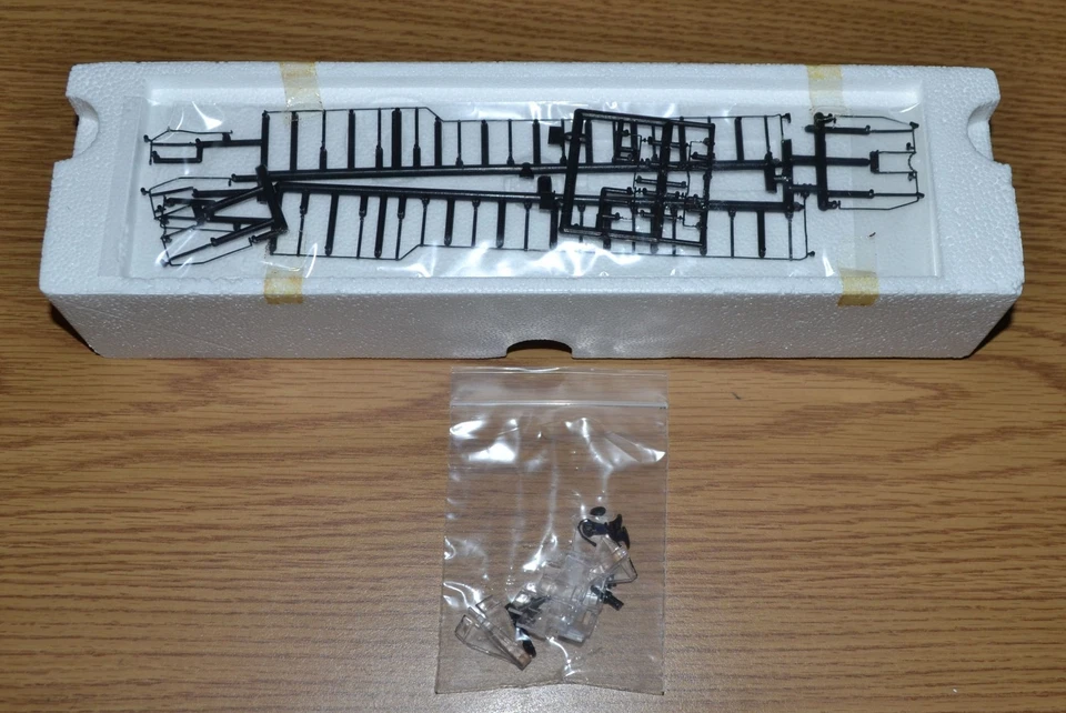 Atlas HO Scale Clinchfield U36C Diesel Locomotive not built - undecorated VIDEO - Image 2 of 4