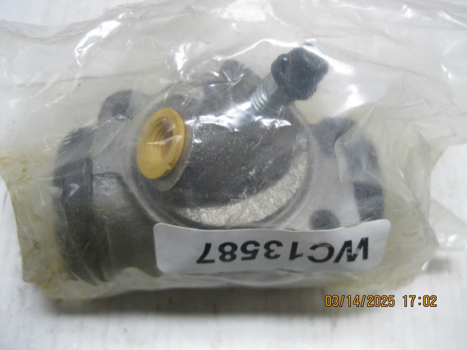 Drum Brake Wheel Cylinder-Sedan Rear Left Bendix 33857 - Imagem 2 de 4