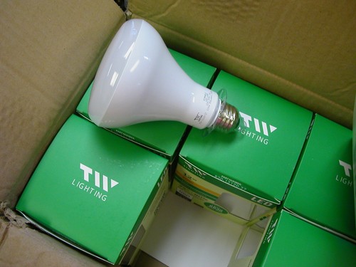 (QTY 6) TW LIGHTING BR30 LED 12W 75 WATT EQUIVALENT E26 FLOOD LIGHT BULBS - Picture 6 of 6