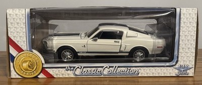 The Classic Collection 1968 Shelby GT500KR 1:18 White Blue Diecast Car