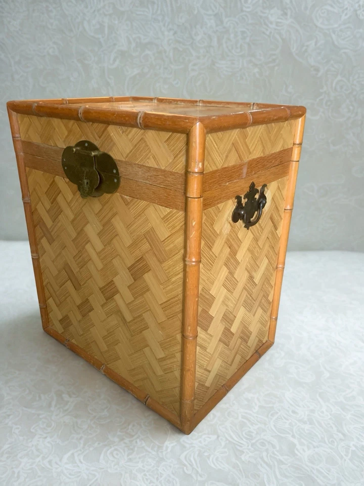 DE COLECCIÓN MIMBRE RATÁN TEJIDO CHINOISERIE COFRE LATÓN HERRAJES ALMACENAMIENTO 19x12x16 bambú Foto 3 de 4