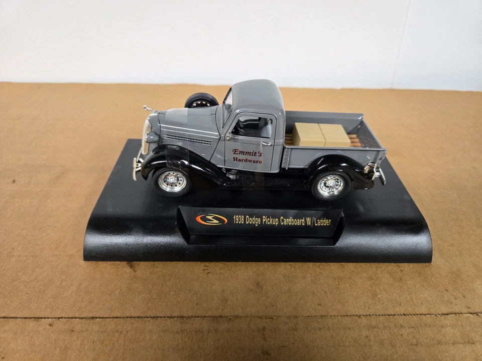 K Signature Models 32392 1/32 1938 Dodge Pickup Emmits Hardware New - Image 3 of 4