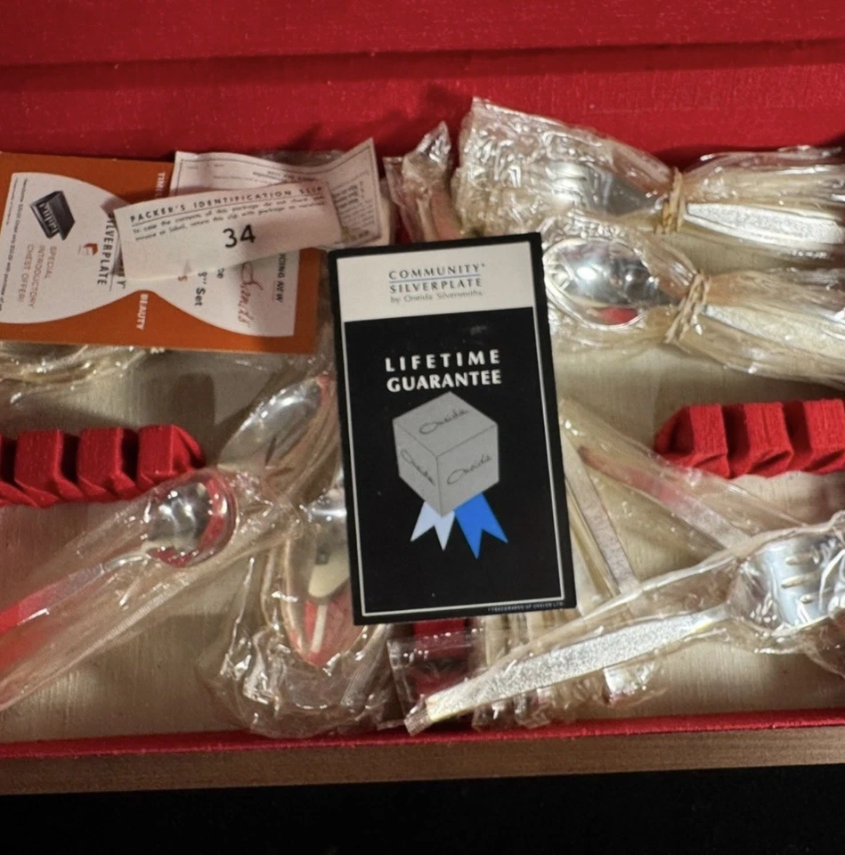 Rare Gem Find 48piece- Community Silver plate By Oneida With Case - Image 2 of 4