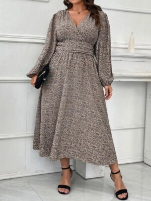 NEW SHEIN PLUS CURVE ALLOVER PRINT LANTERN SLEEVE