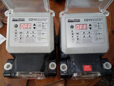*** BLUE WHITE CD1VV14 Meter Pumps - Preowned ***