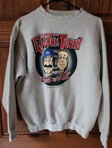 Bob and Tom Q95 A Couple Of Qoony Tunes Rock ‘n Roll Sz Large Sweater Logo 7