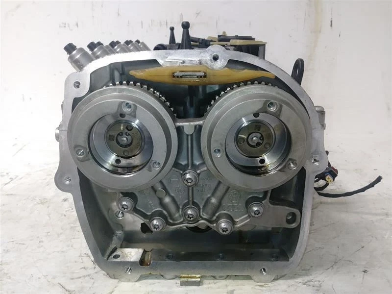 2021 Audi Q5 2.0L cylinder head assembly 4K - Image 2 of 4