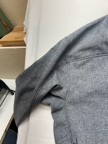 Kirkland Signature Mens Gray Full Zip Soft Shell Coat Jacket Size Medium Outdoor - Picture 4 of 17