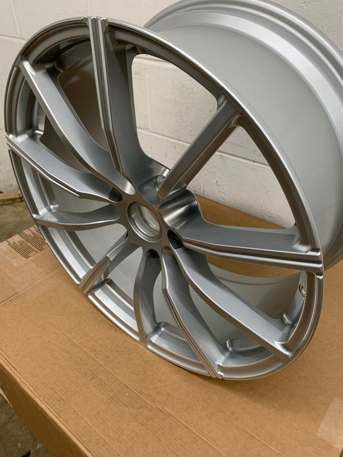 Aston Martin Front Wheel For 19 and up Vantage #KY63-1007-RA