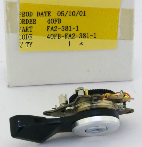 RICAMBI ORIGINALI NIKON F3 40FB-FA2-381-1 ADVANCER LEVER ASSAMBLY - Photo 2/4